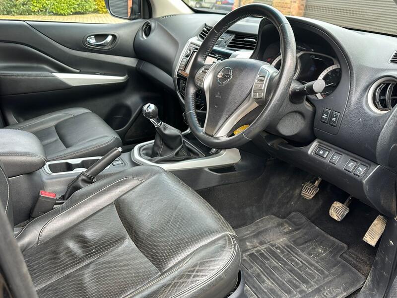 NISSAN NAVARA