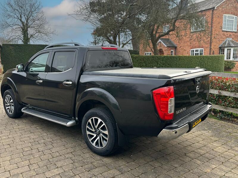 View NISSAN NAVARA 2.3 dCi Tekna