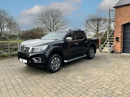NISSAN NAVARA 2.3 dCi Tekna