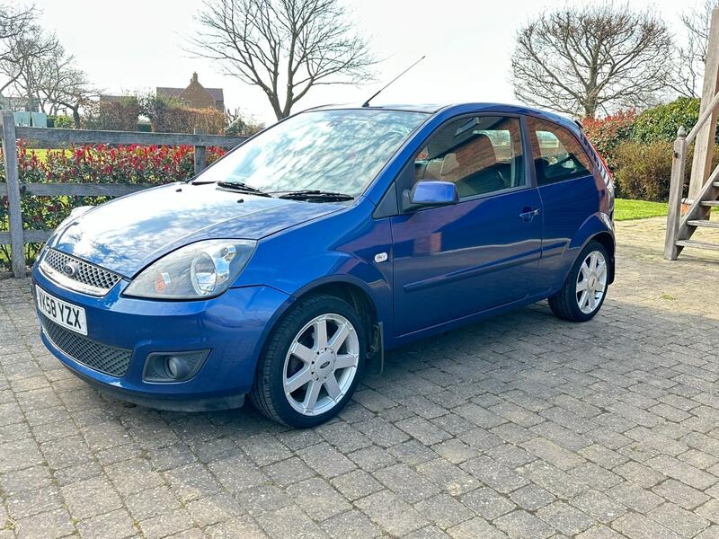 View FORD FIESTA 1.4 Zetec Blue Edition