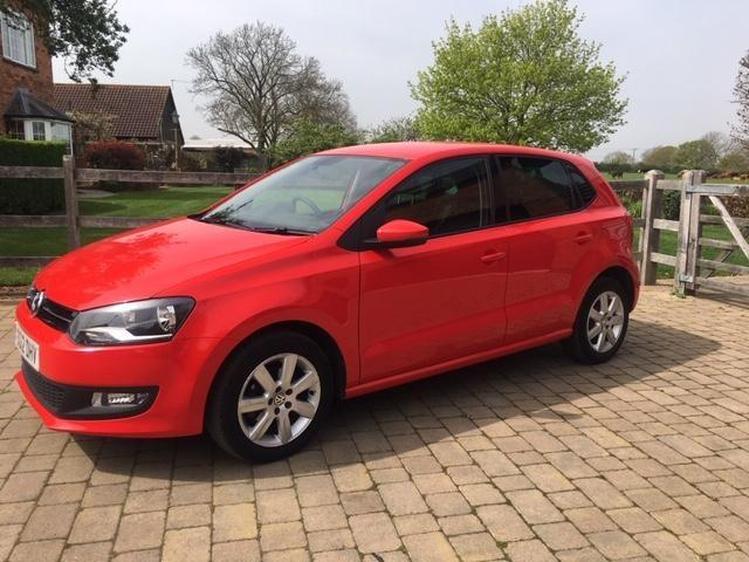 VOLKSWAGEN POLO