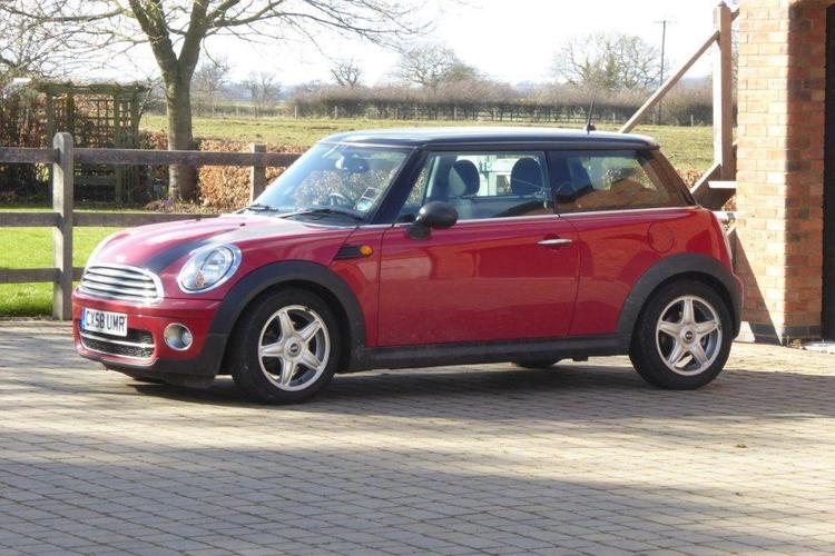 MINI HATCH