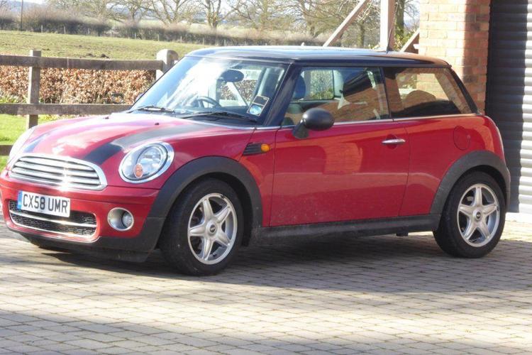 MINI HATCH