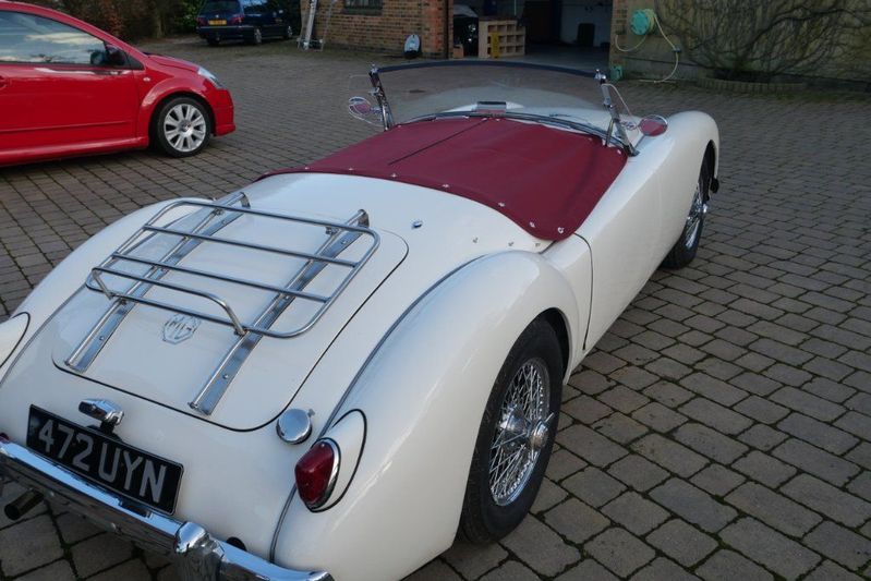 MG MGA