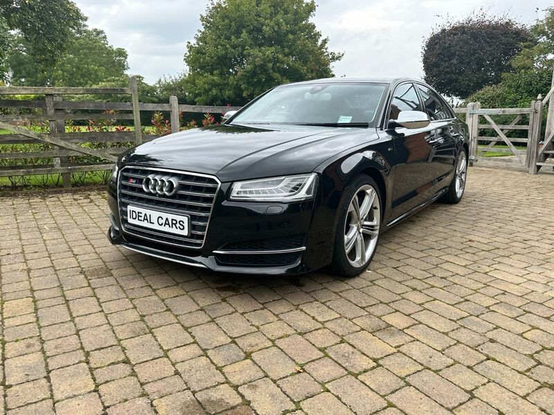 AUDI S8